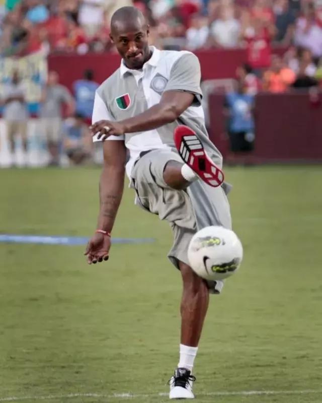 德甲第13轮最佳球员：凯恩替补戴帽第五次当选（德甲第13轮最佳球员出炉：凯恩替补上演帽子戏法，第五次当选）