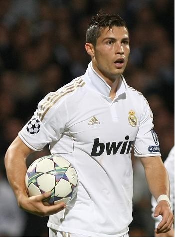 曼晚：曼联可在冬窗尝试引进托尼，他与姆伯莫配合默契