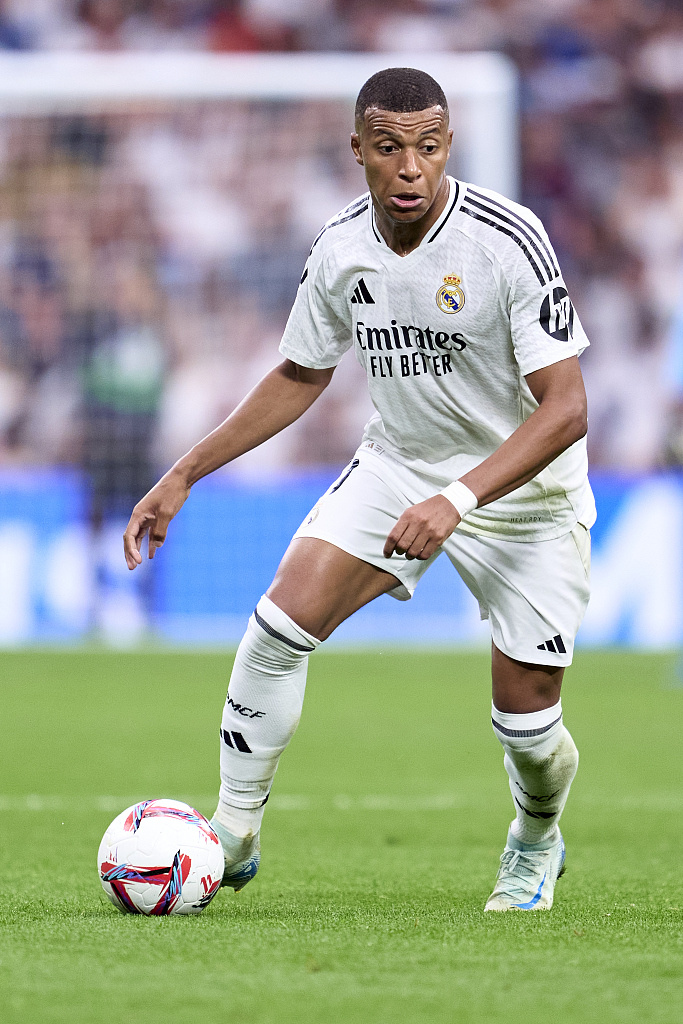 巴萨双喜！德容、费尔明重返训练场 弗利克迎战力增强