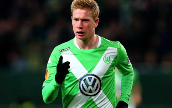 受伤的彭啸进入战上海U20的替补席，此前球员遭遇韧带损伤（曾遭韧带损伤，彭啸进入对阵上海U20之战替补席）