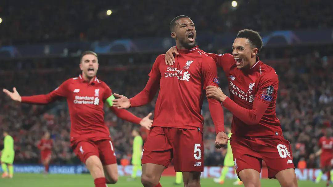 拜仁慕尼黑莱万多夫斯基帽子戏法